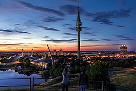 Banner Jahresausflug nach München: Botanischer Garten und Sommer Tollwood